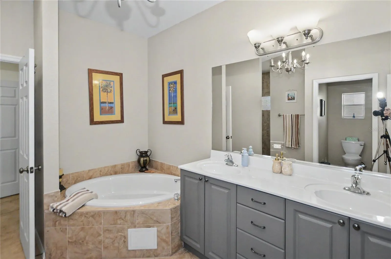 Primary bath
