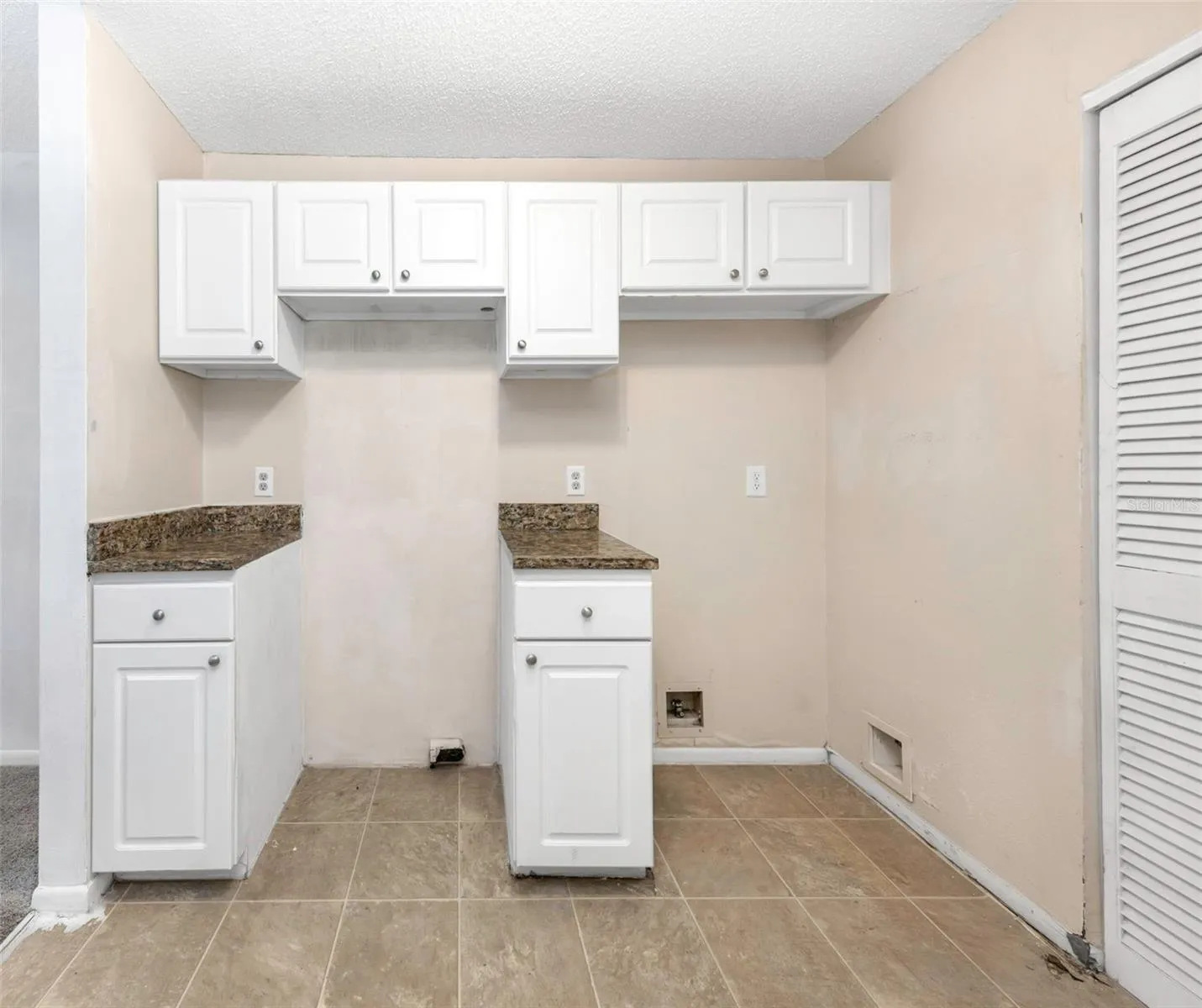 Kitchen - Left View