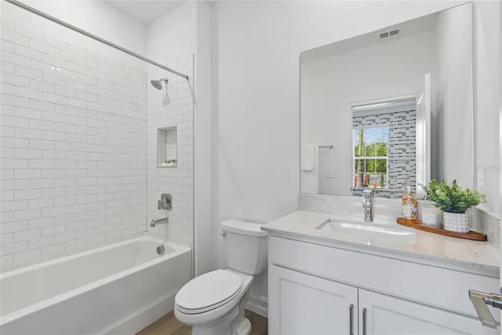 Private ensuite for Bedroom 2