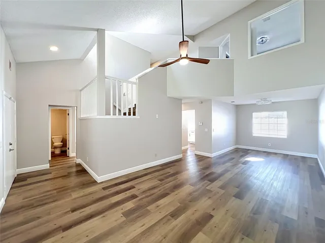 Living- High Ceilings, open floor plan, great natural sunlight