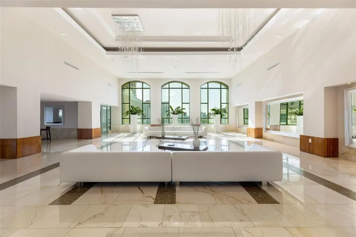 Gallery Plaza Lobby / Lounge area
