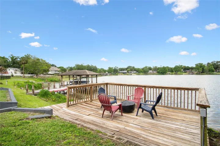 Another little enjoyable place to sit and enjoy the outdoor activities.