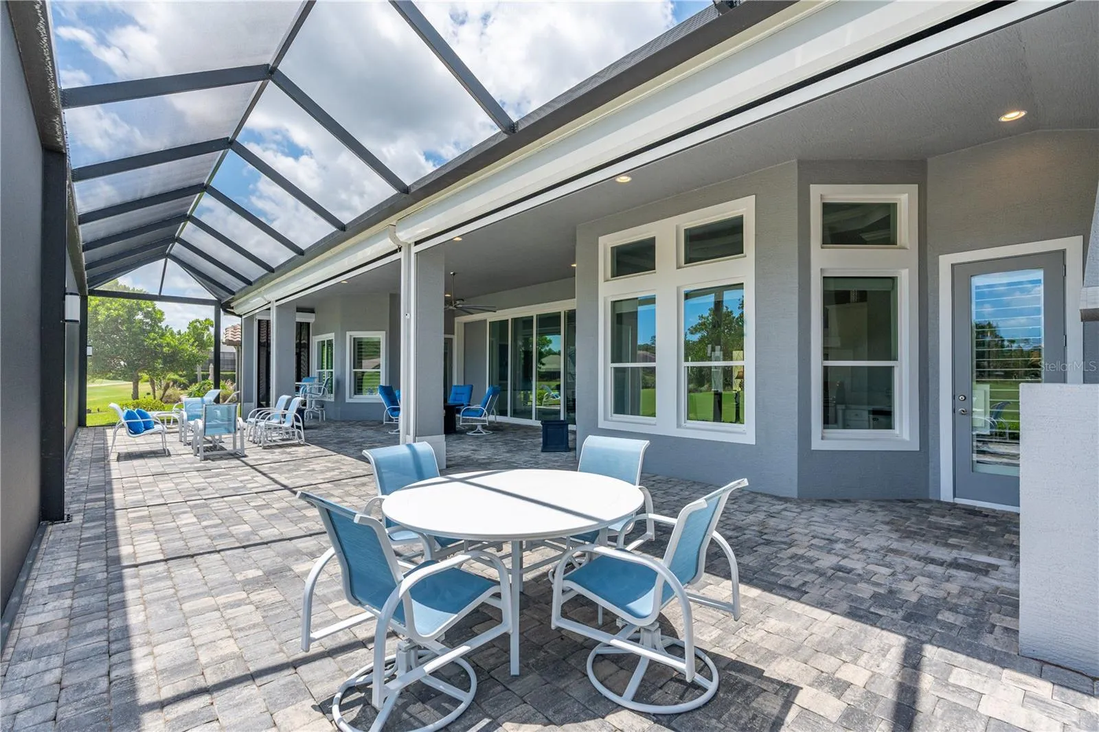Covered LanaiOutdoor Seating Area