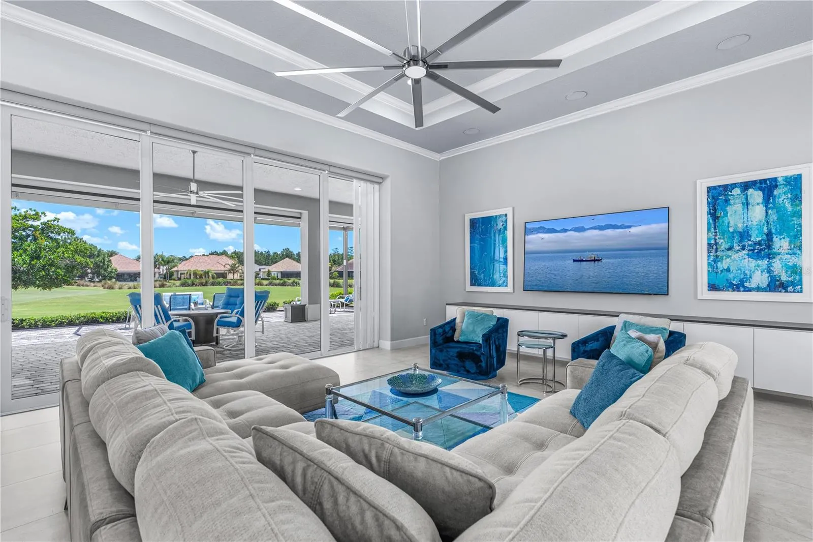 Family Room     Vanishing Sliders