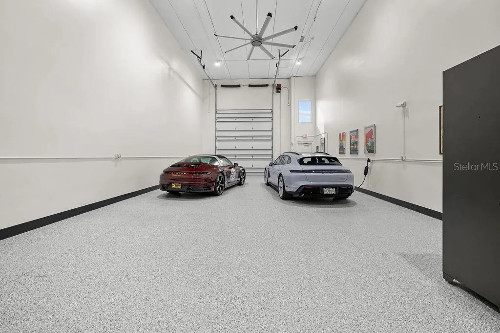 Ample space for 4 cars, or 2 car lifts