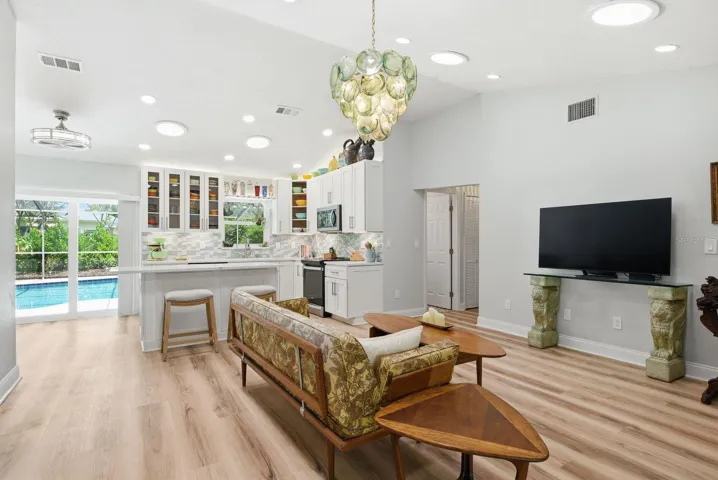 Open floorplan Living and Kitchen