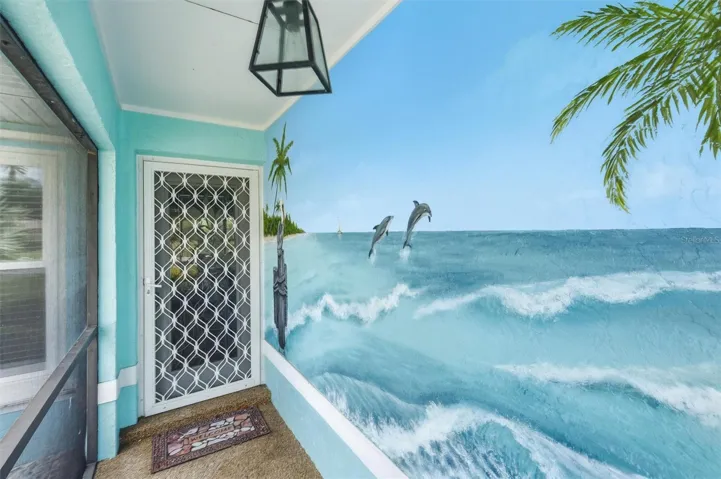 Screened-in Entry