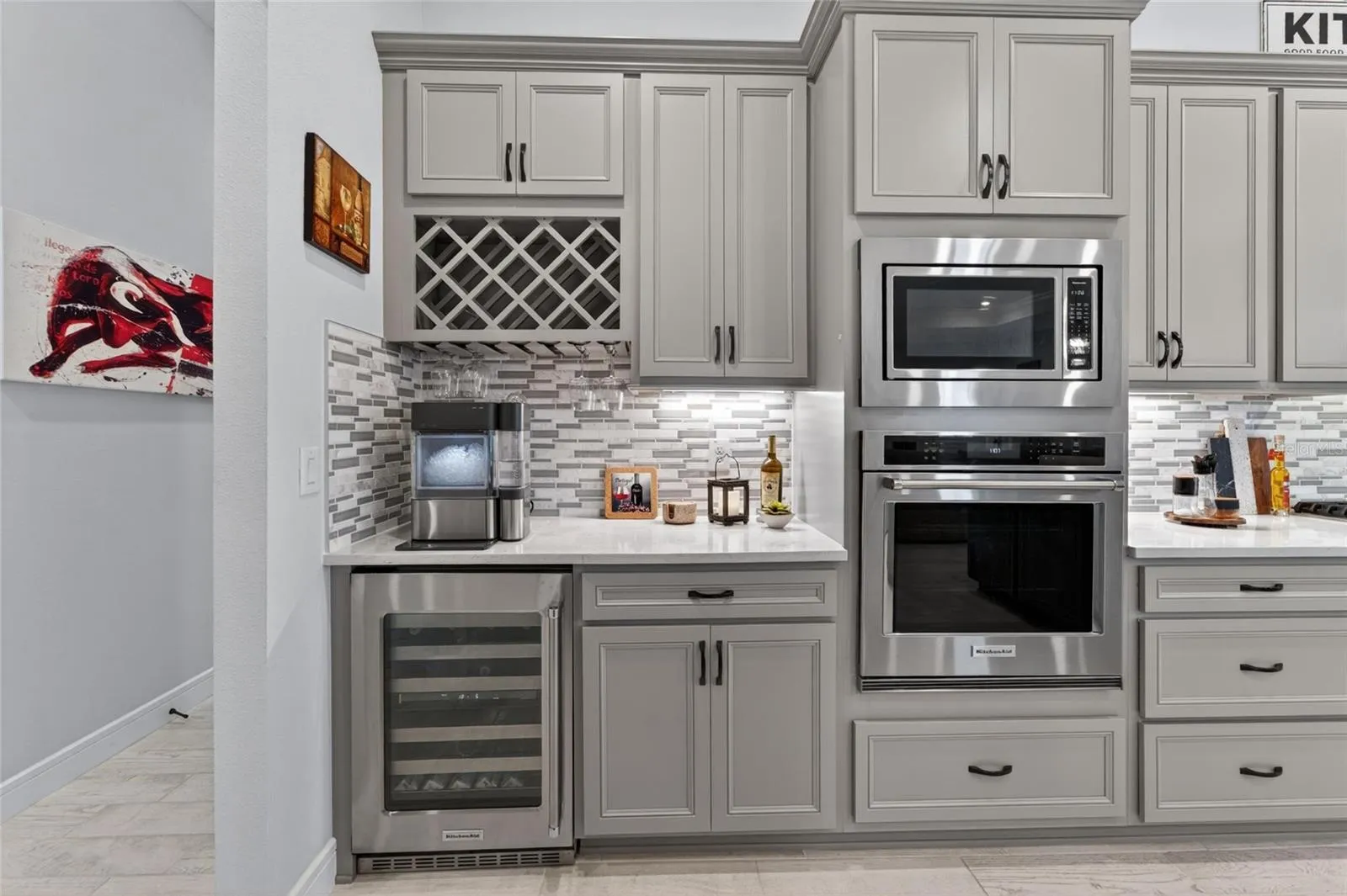 Extra space for Drinks for entertaining