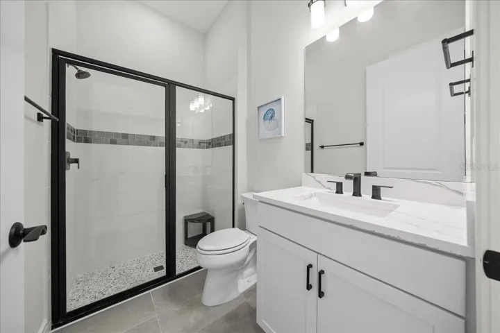 Ensuite Bathroom/ Bathroom One