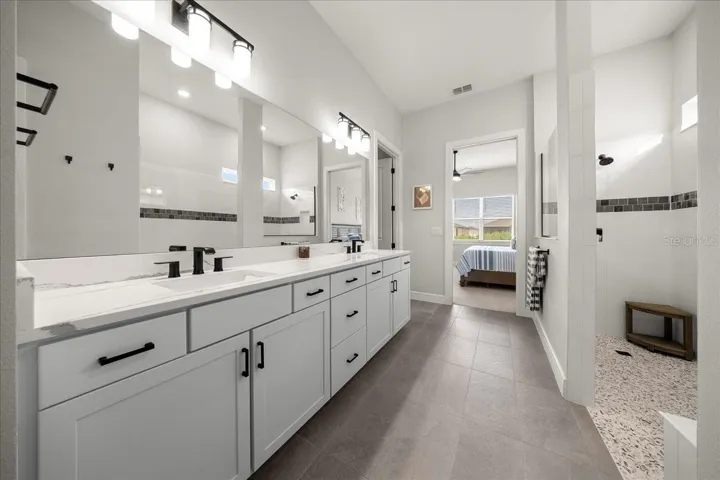 Owner's Ensuite Bathroom