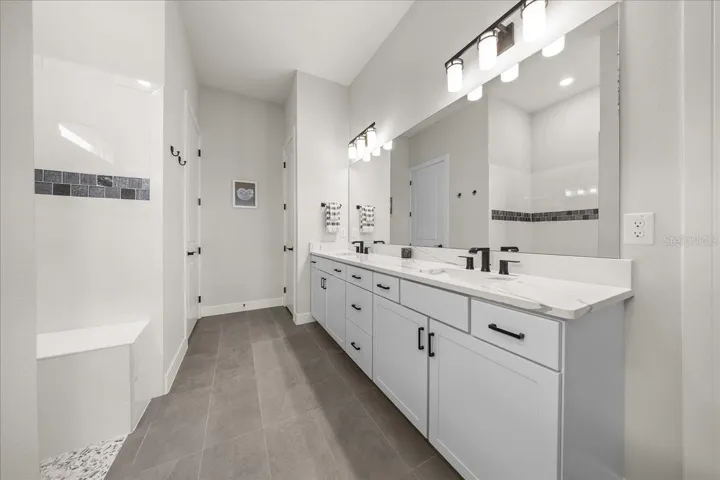 Owner's Ensuite Bathroom
