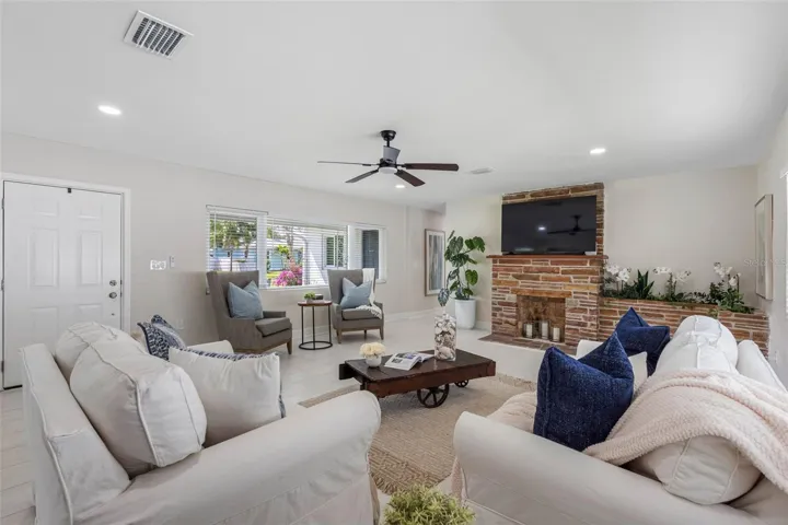 Main living room/Florida room