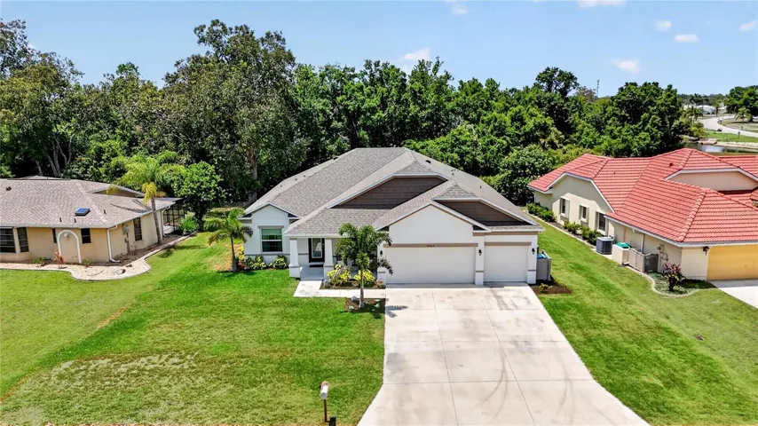 Well maintained and updated St Augustine grass