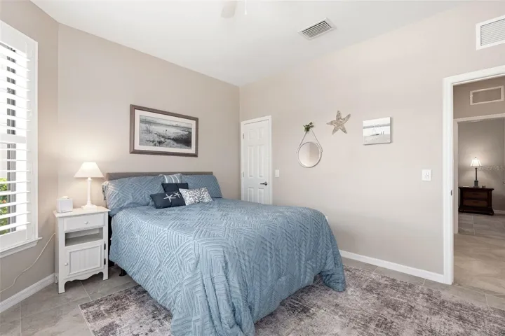 Guest Bedroom 1 with hexagon front