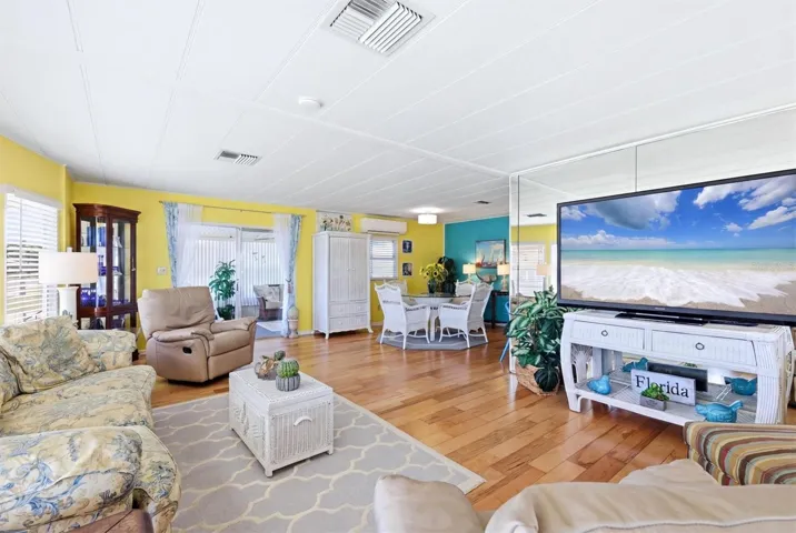 Living/Dining Room