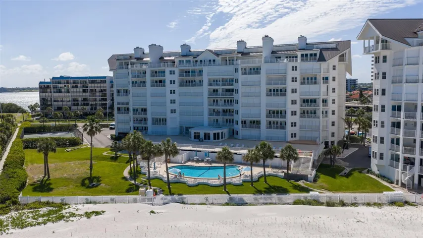 Gulf Front Pool with Direct Access To The Beach