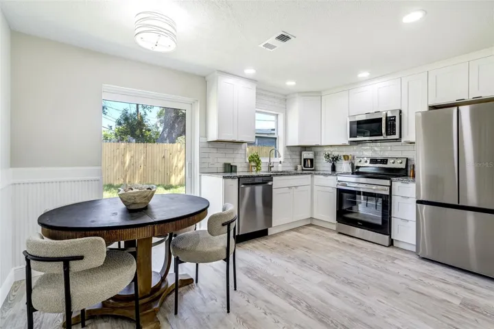 Dining/Kitchen