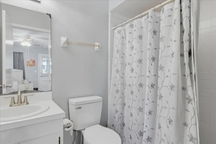 Bedroom 3 en-suite bathroom