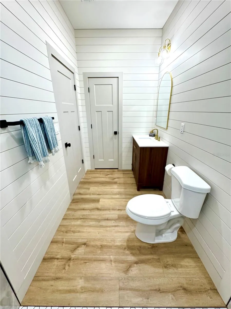 Unit 1 Primary bathroom
