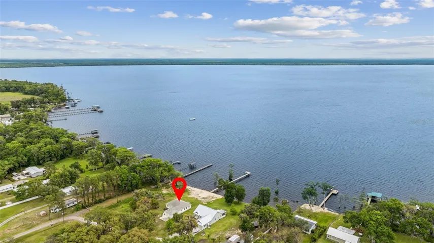 This aerial photo gives you a good idea of just how vast this awesome lake is