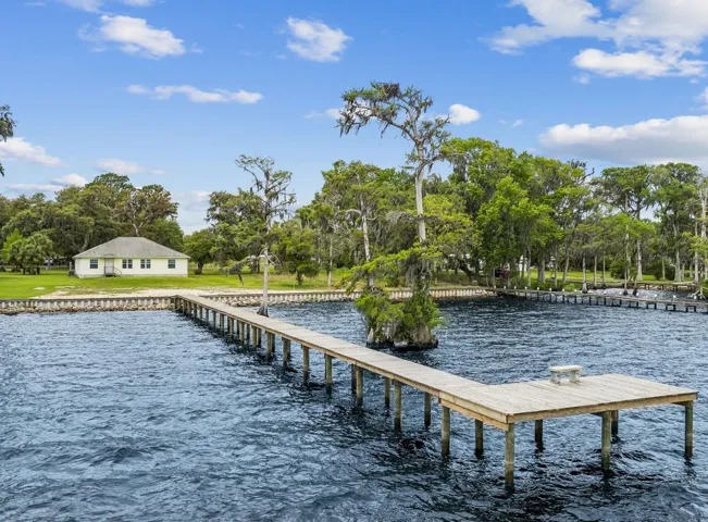 An active permit to add a boathouse to this dock is still open