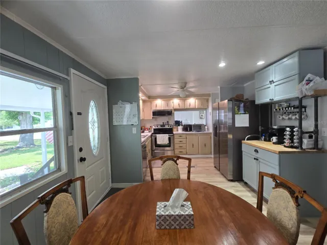 dining/kitchen