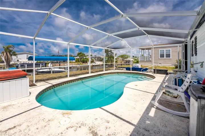 Caged pool - cage was replaced in 2023
