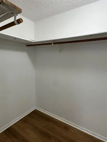 Walk in closet Master Bedroom