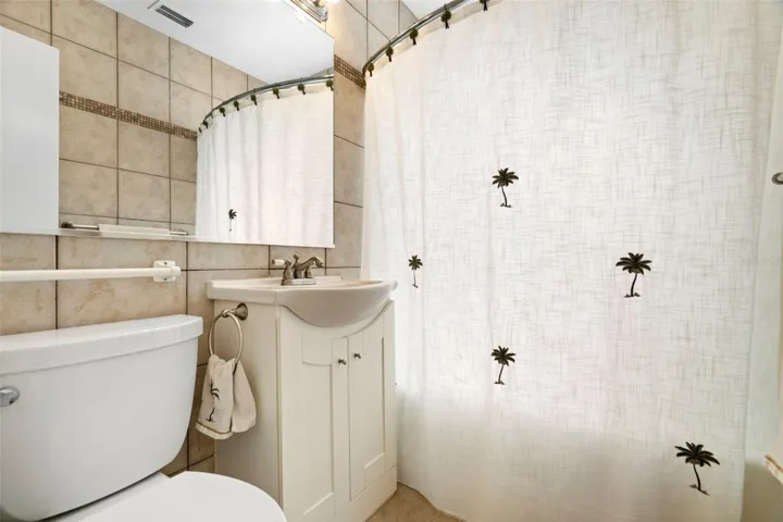 Guest bathroom.