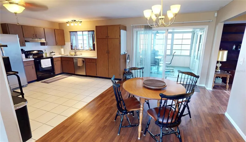 Combination Kitchen and Dining Room with Lanai access