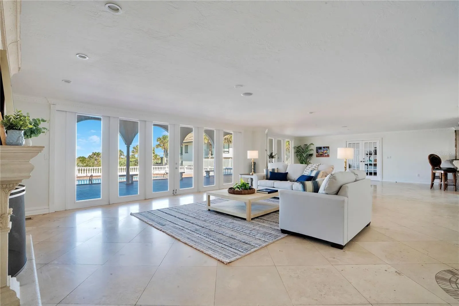 Living room 3