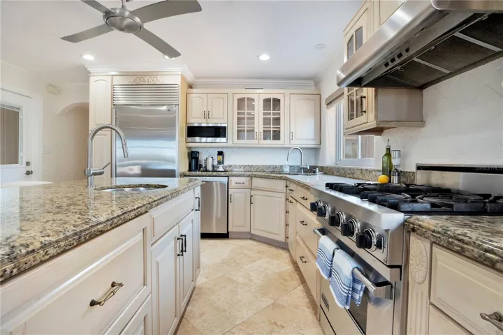 Kitchen 4
