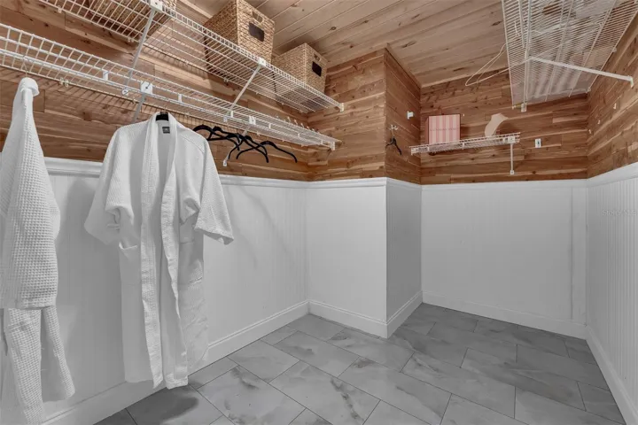 MASTER CLOSET