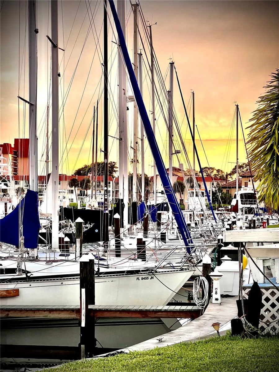 HL Marina