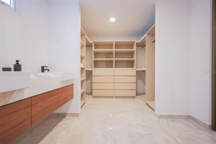 Master Bathroom / Walk in Closet
