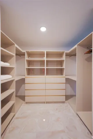 Walk in Closet