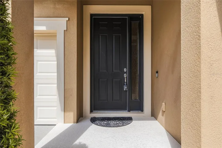 Covered entry to the foyer