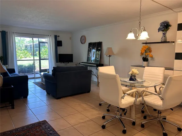 Living/dining area w/ view