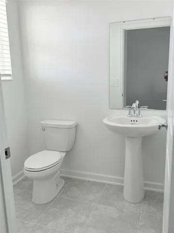 1/2 bath downstairs