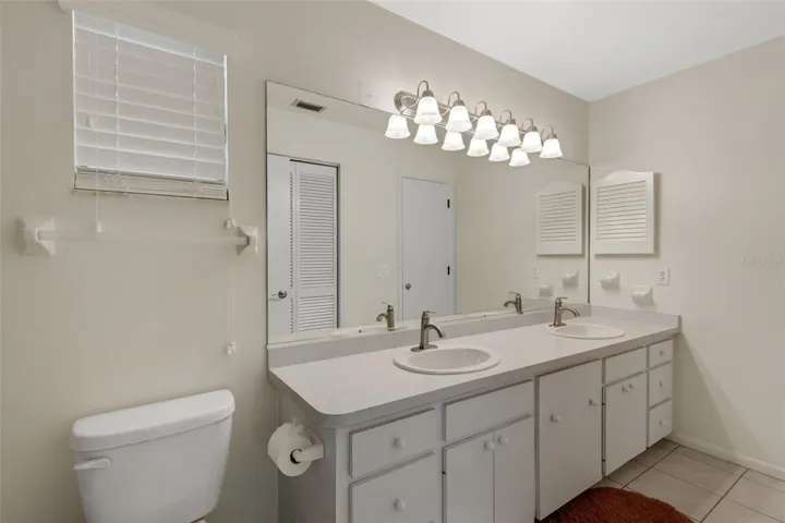 upstairs j & J bath