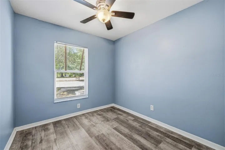 Unit B - bedroom 2