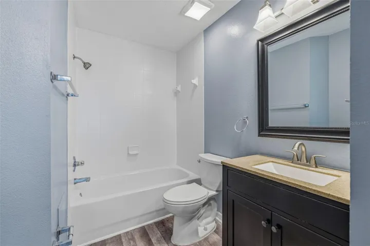 Unit B - primary bathroom