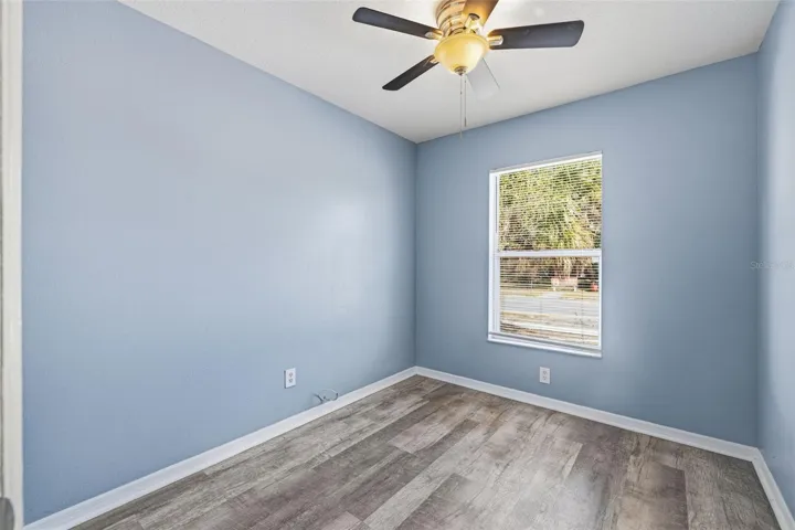 Unit B - bedroom 3