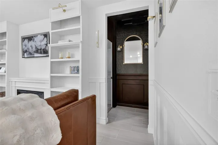 Hallway to primary suite