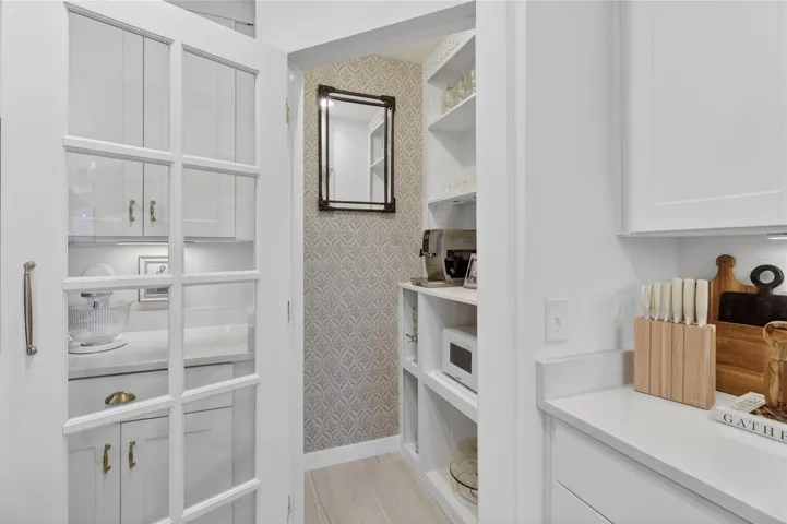 Walk-in kitchen pantry