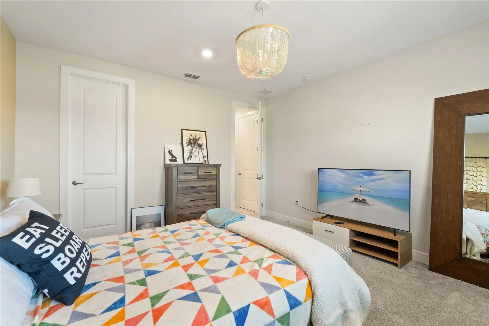 Upstairs Bedroom 5