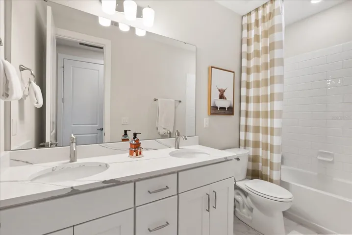 Upstairs Shared Bathroom