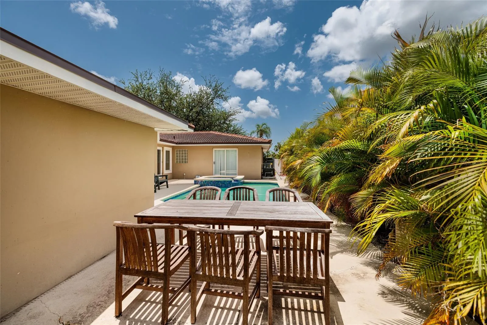 pool deck with table