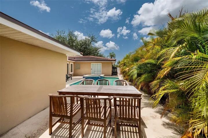 pool deck with table