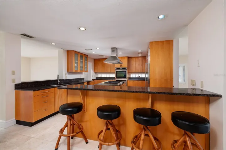kitchen breakfast bar